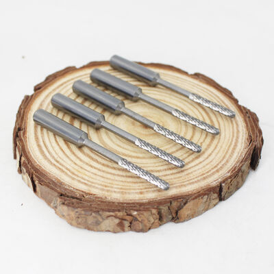 Καλή τιμή. Στερεό κάρβινου με γυαλισμένη επιφάνεια και προσαρμοσμένο μέγεθος για κλειδαράδες και πυροσβέστες σε απευθείας σύνδεση